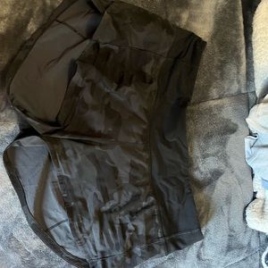 Camo lululemon shorts speed up short 2.5inc mid rise